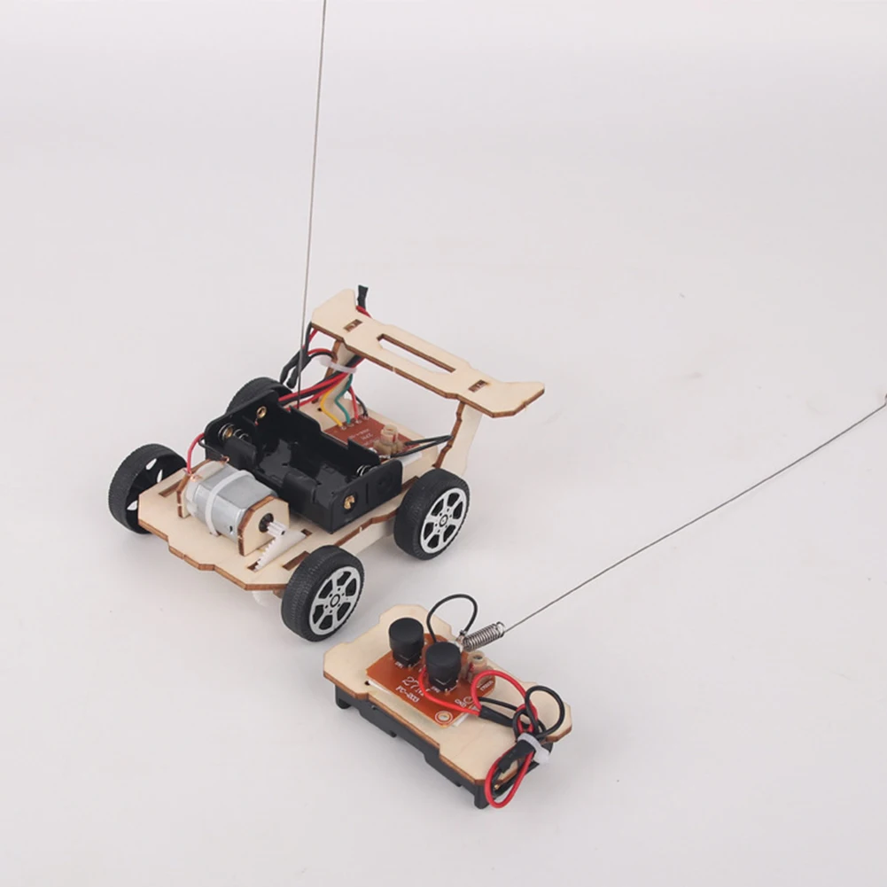 طقم تجميع نموذج سيارة تحكم عن  - مراجعة Drone Vera Rc وسعره